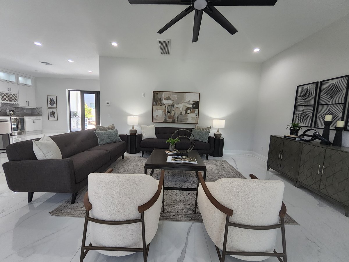 Tampa Luxury, Lois elegant living